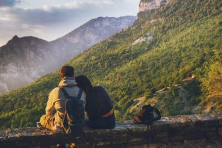Dijital Seyahat Rehberleri: En İyi Seyahat Blogları ve YouTube Kanalları